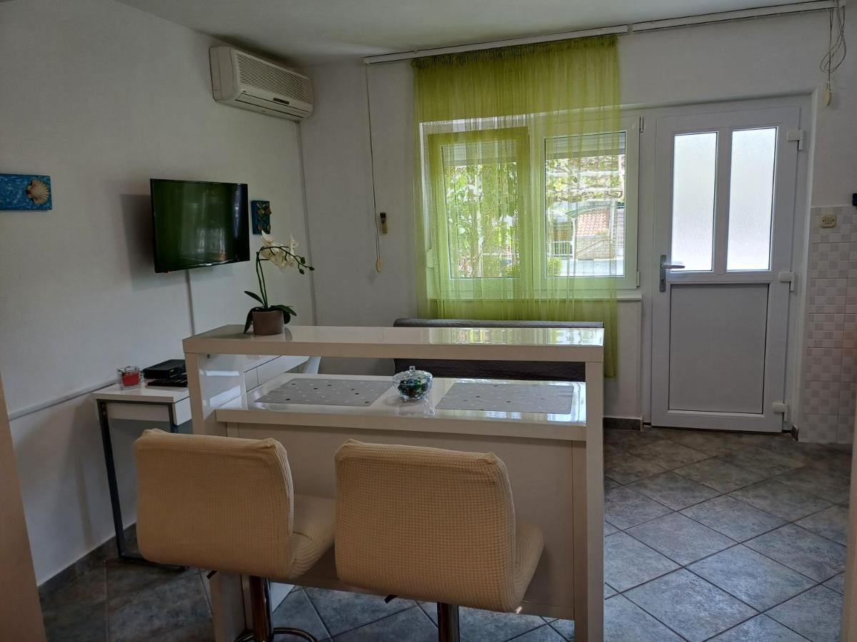 פולה Apartments Lana מראה חיצוני תמונה