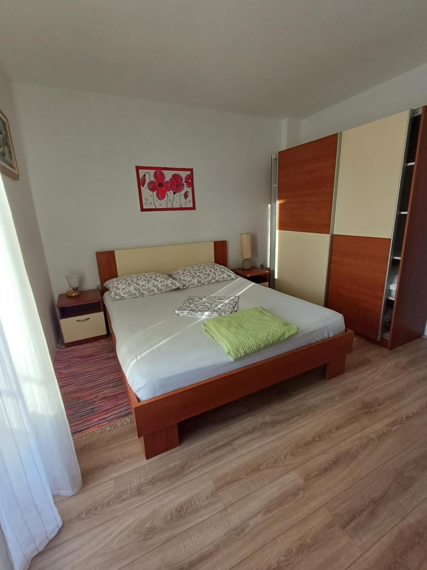 פולה Apartments Lana מראה חיצוני תמונה