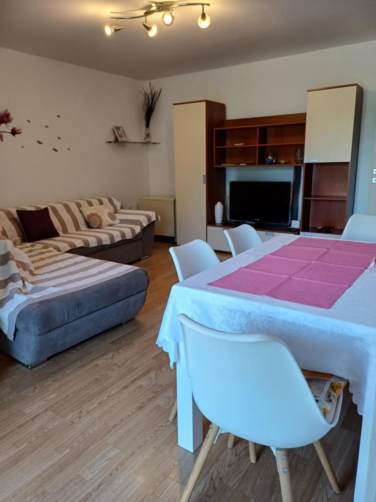 פולה Apartments Lana מראה חיצוני תמונה